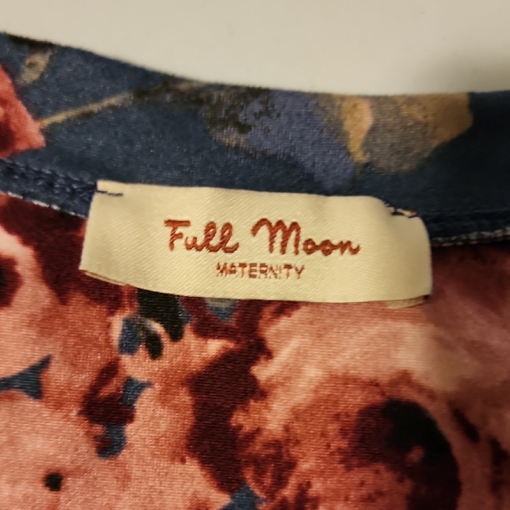 Floral V-Neck Women's Top - Picture 2 of 4
